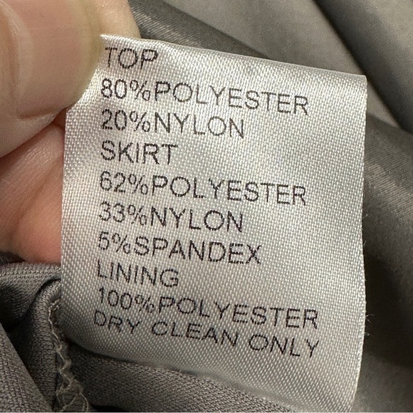 Tadashi Shoji knee length dress, silver, heavily embellished on top, sz 4 - Picture 12 of 13